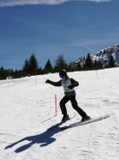 Schüler fährt Ski